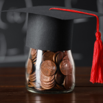 Educação financeira e cidadania caminham juntas: Kelsem Ricardo Rios Lima mostra como o acesso à informação fortalece decisões conscientes.