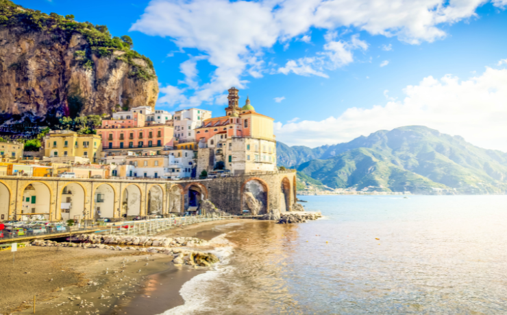 Descubra com Alberto Toshio Murakami quais são as praias mais imperdíveis da Itália, os melhores destinos e a época ideal para aproveitar cada uma.