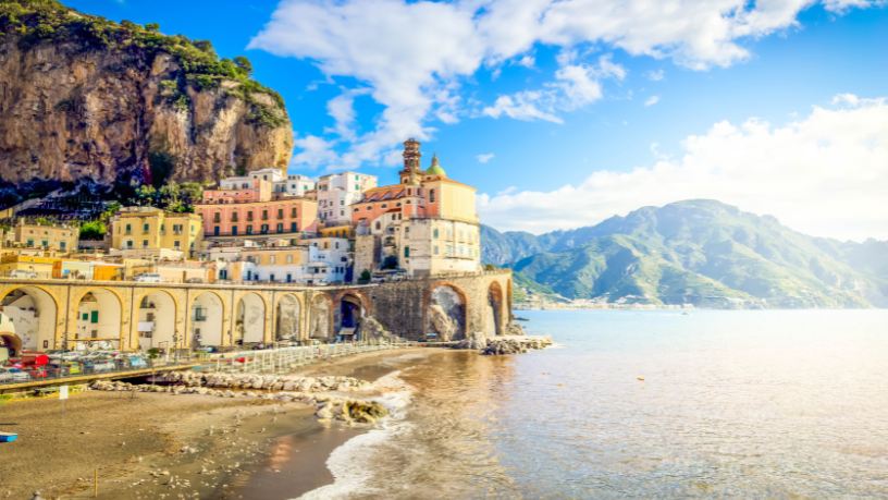 Descubra com Alberto Toshio Murakami quais são as praias mais imperdíveis da Itália, os melhores destinos e a época ideal para aproveitar cada uma.