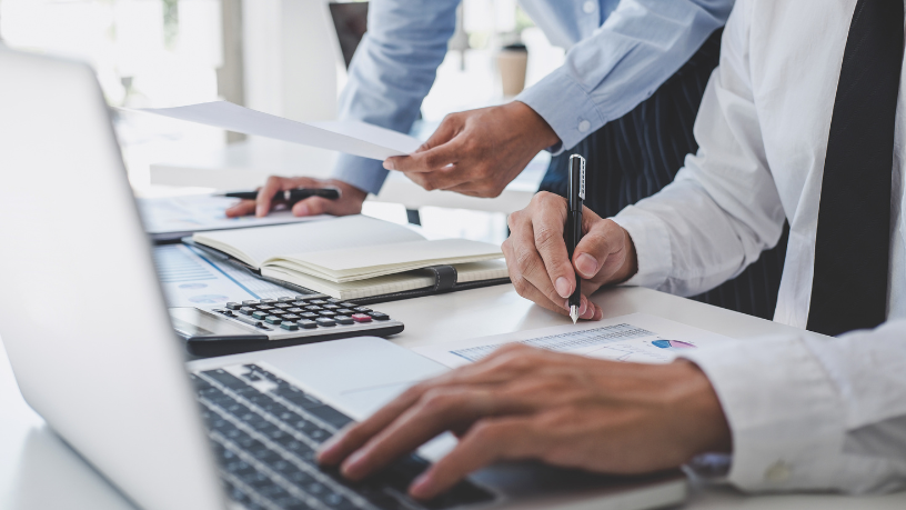 Entenda quando o aposentado pode solicitar a revisão de benefícios, como funciona o processo e qual o papel do Sindnapi - Sindicato Nacional dos Aposentados, Pensionistas e Idosos nesse apoio.