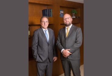 Rodrigo Gonçalves Pimentel explica como preparar uma empresa para entrar no processo de recuperação judicial com segurança, destacando planejamento financeiro, organização documental e estratégia jurídica.